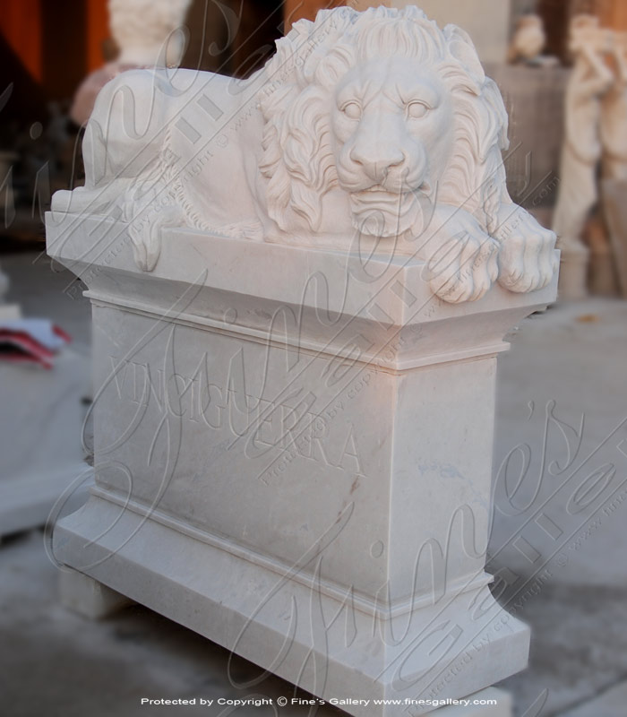 Marble Memorials  - The Guardian Lion In Marble Memorial - MEM-436