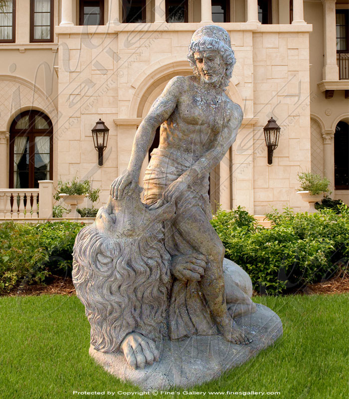 Marble Statues  - Antique Calcium Lion Tamer - MS-371