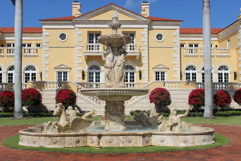 Port Royal Naples Monumental Fountain Install
