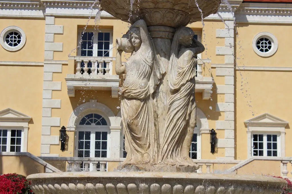 Port Royal Naples Monumental Fountain Install