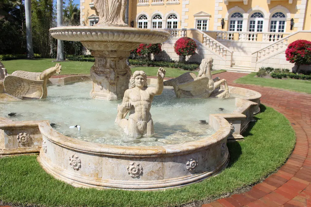 Port Royal Naples Monumental Fountain Install