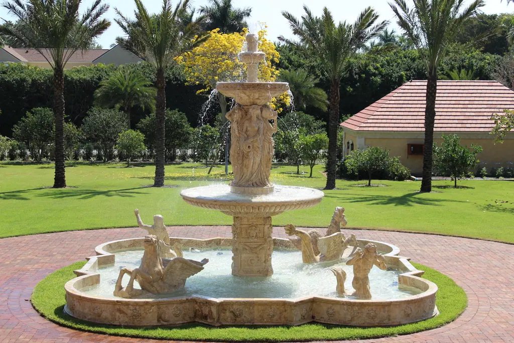 Port Royal Naples Monumental Fountain Install