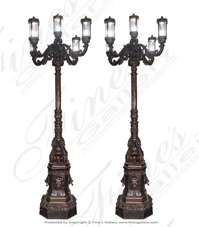 Regal Bronze Lion Head Themed Lamp Post