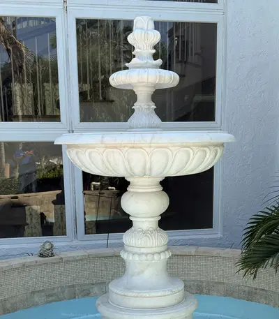 Fleur De Lis Theme Fountain in Statuary Marble