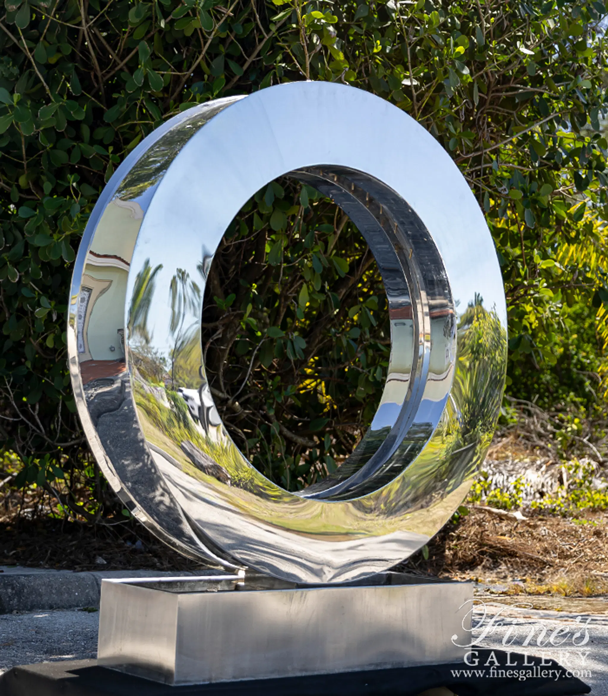 Circular Abstract Fountain in Marine Grade Stainless — Model SS-039 — detail view 1